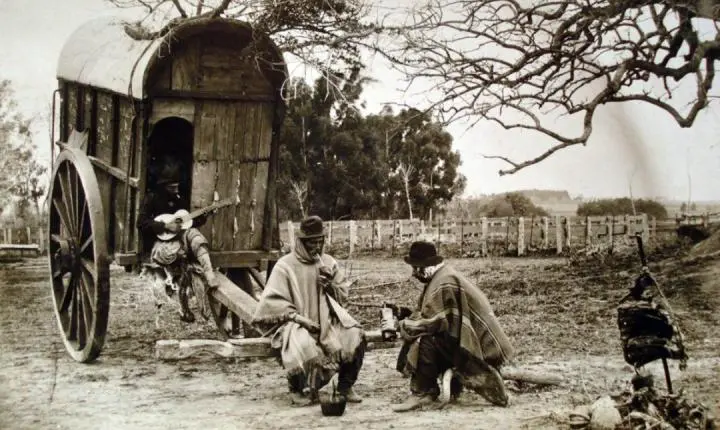 Entre o pampa e a cidade: uma análise da evolução da identidade gaúcha